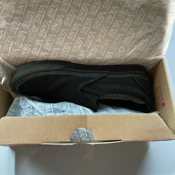 Vans Classic Slip-On Black Canvas size 6 Women’s / 4.5 Boys - Picture 6 of 6